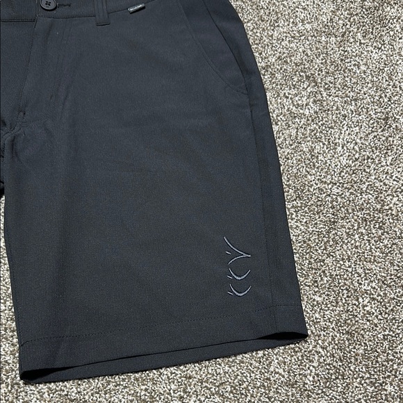 NWOT Travis Mathew black Starnes shorts 30” waist 9” inseam - Picture 6 of 8